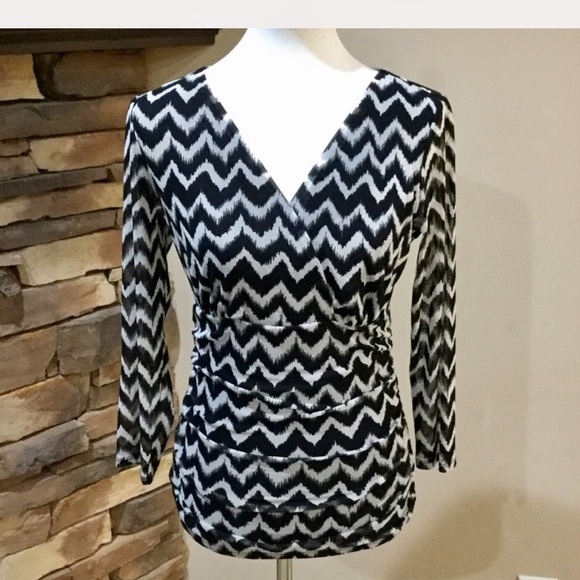 INC Fitted Chevron Print Top With Cinched Waist - Picture 2 of 5